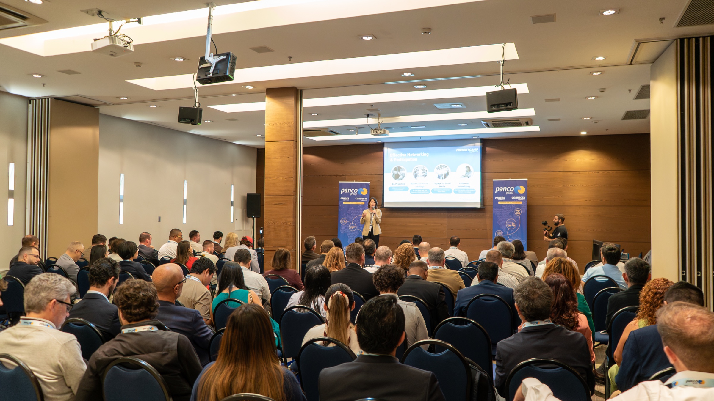 Freightcamp LATAM keynote session with regional logistics delegates